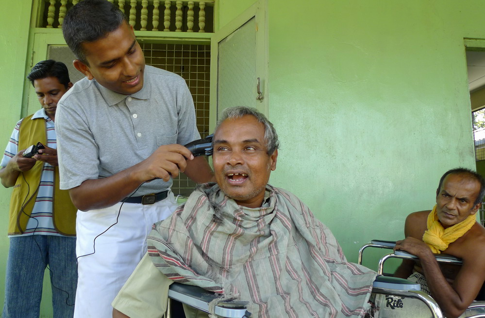 相约在满月日—斯里兰卡志工长期关怀维多利亚残智障疗养院
