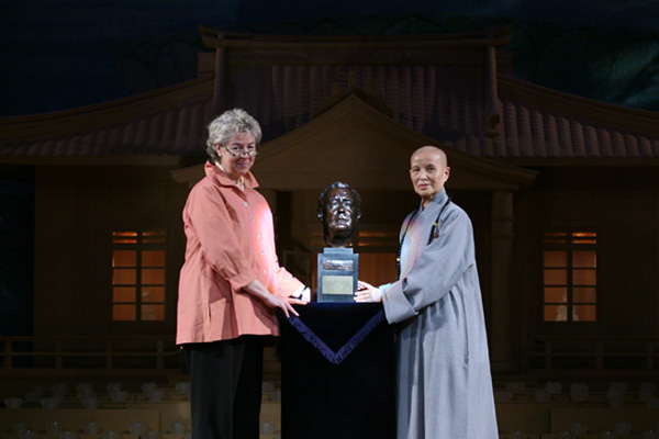Master Cheng Yen Receives 2011 Distinguished Public Service Award