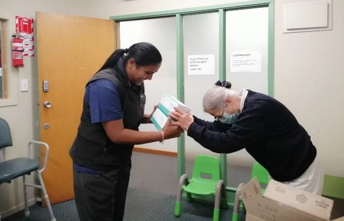 Tzu Chi New Zealand distribute personal protective equipment to keep COVID-19 cases zero